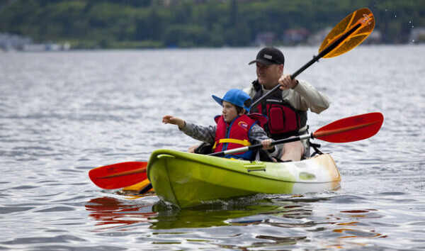 using tandem kayak with adult and child