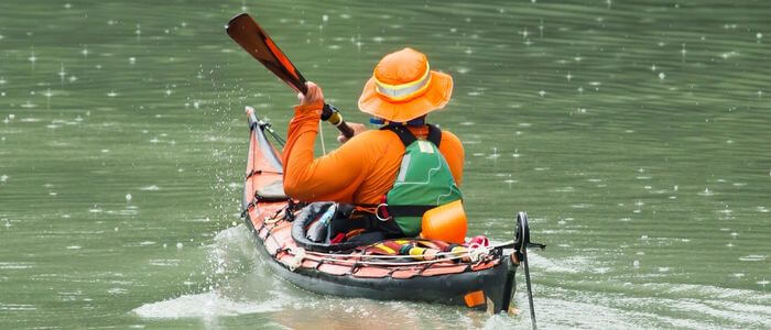 how to stay safe kayaking in the rain
